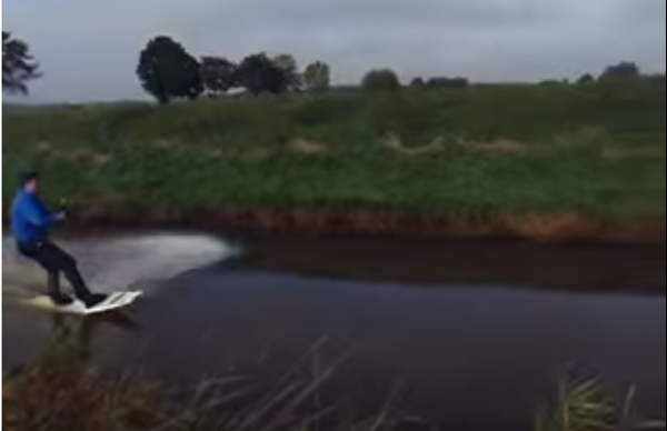 Mit 150 PS Trecker Wakeboarden in Nendorf